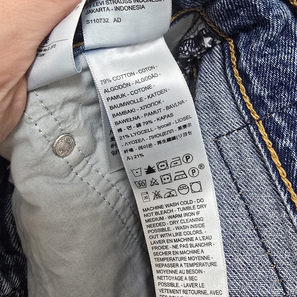 Levi's High Loose Flare Jeans Size 26 - Picture 7 of 7